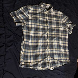 American eagle short sleeve button up